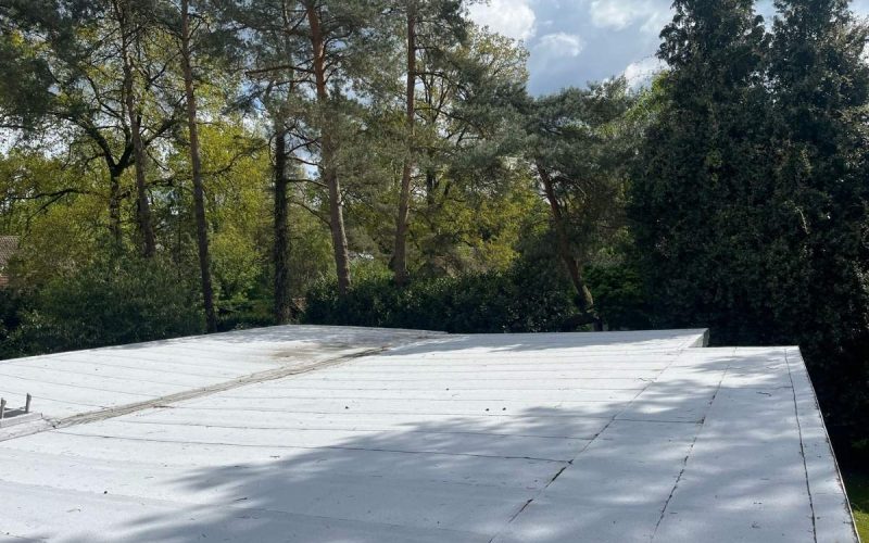 plat dak isoleren